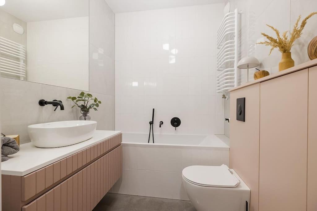 Superapart Klobucka Apt345 ワルシャワ エクステリア 写真